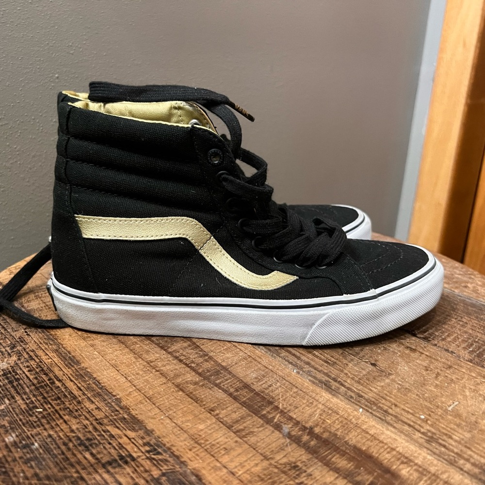 RARE Gold/Black Vans Sk8-Hi women’s 7.5